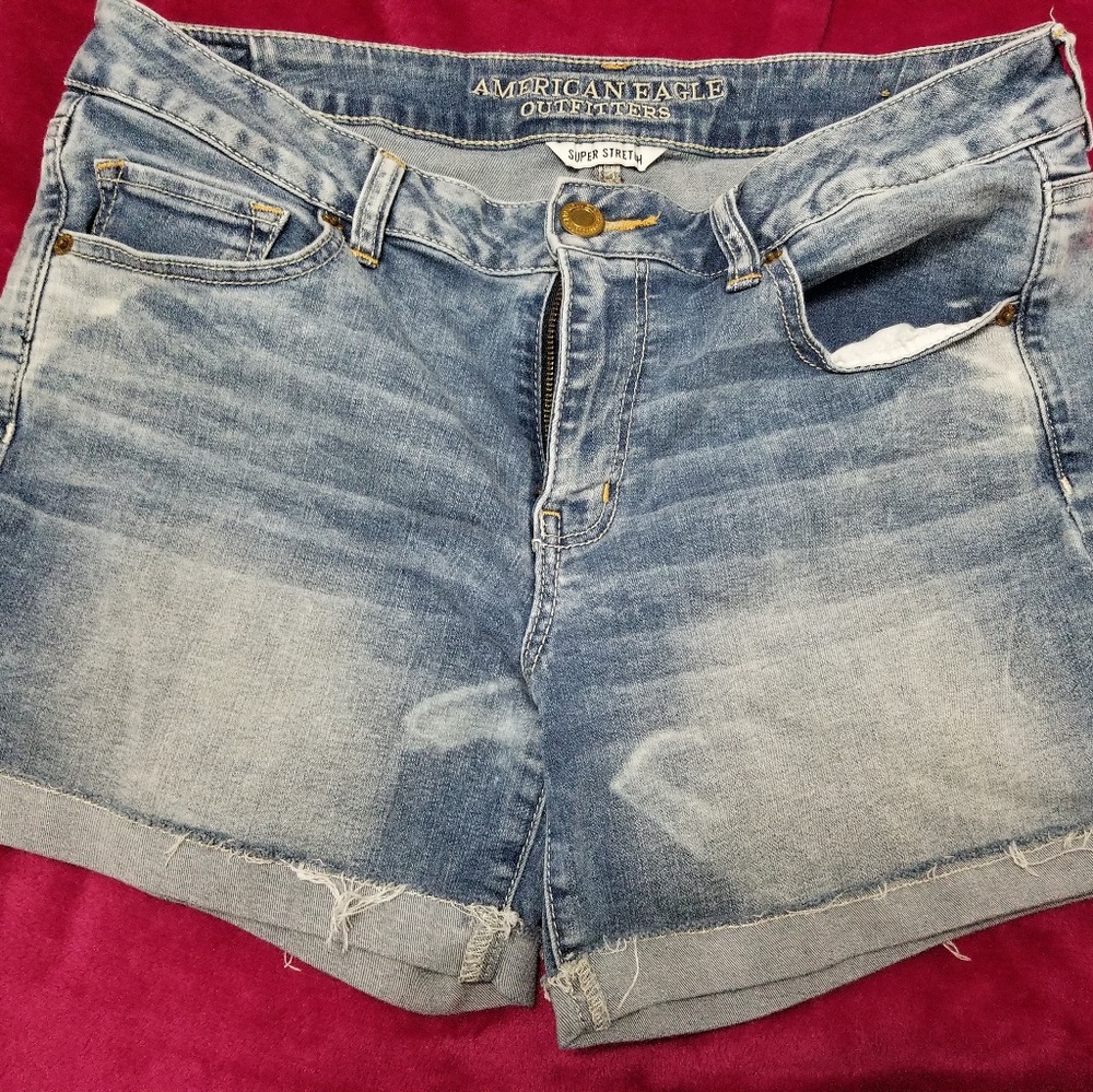 American Eagle midi Shorts